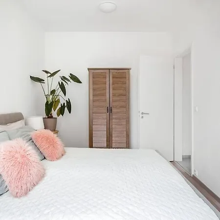 Centre, Balcony, Ac & Lift