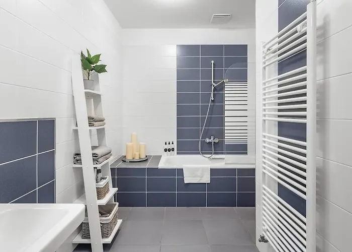 Apartament Centre, Balcony, Ac & Lift