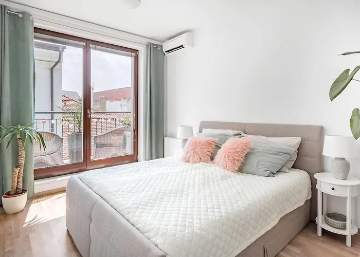 Centre, Balcony, Ac & Lift Apartament *